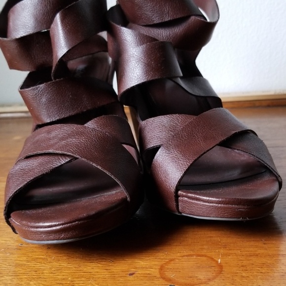 Mossimo brown wedge sandals - Picture 7 of 7